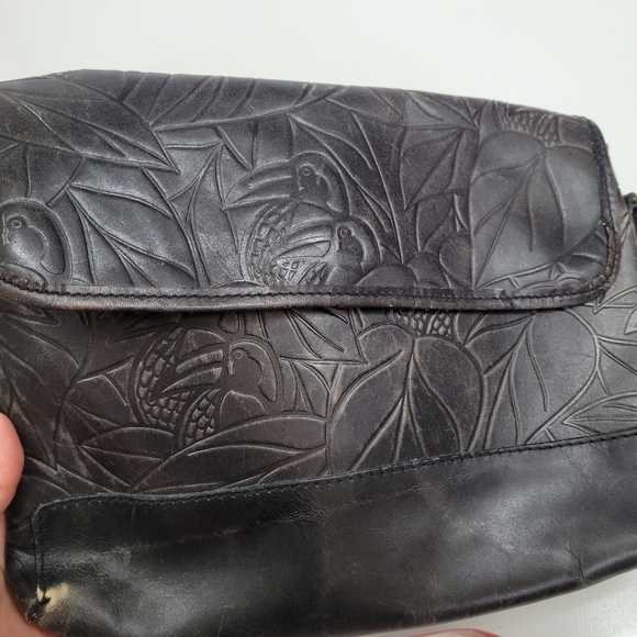 Vintage Debra‎ Lynne Tooled Leather Shoulder Bag Toucan Leaf Flap Closure Smooth - Picture 13 of 17